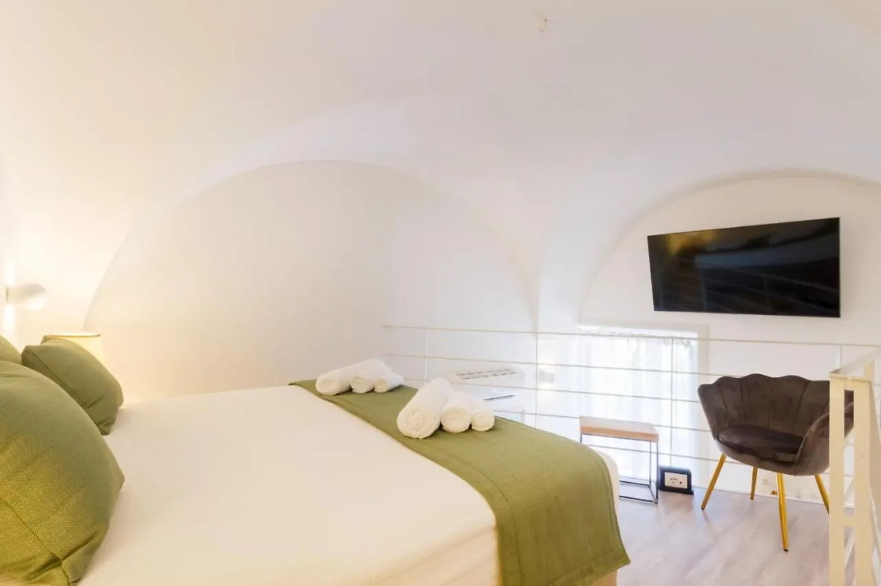 Reluxe Private Wellness Bed and Breakfast Lecce 4*,